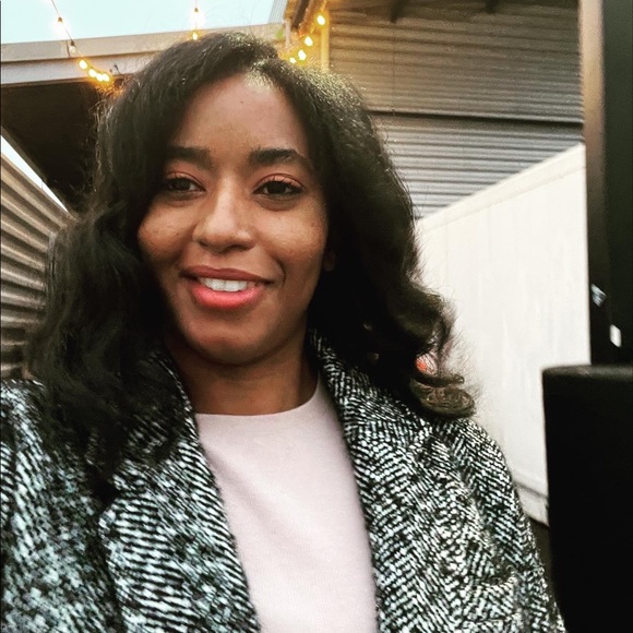 Meet your Posher, Ashley - Picture 2 of 4